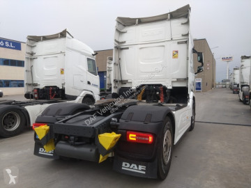 جرار DAF 480 XFn FT 4X2