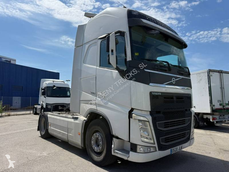 جرار Volvo