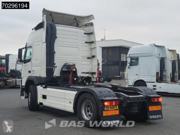جرار Volvo