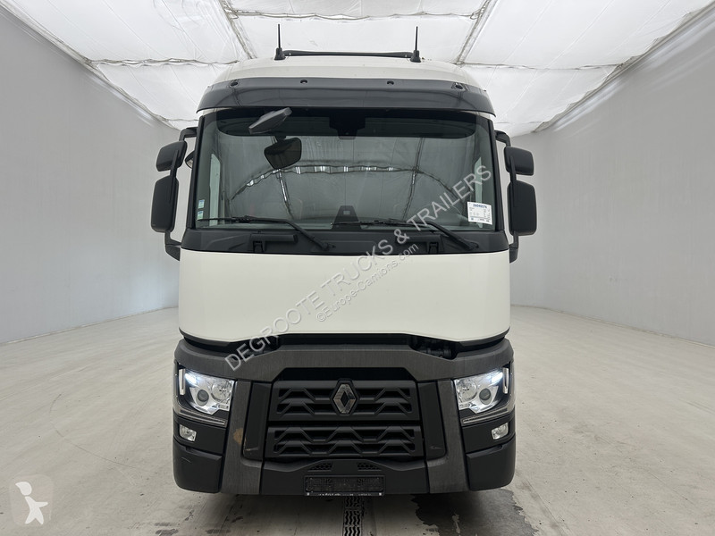 جرار Renault T 440