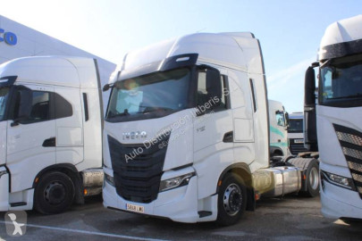 Traktor Iveco