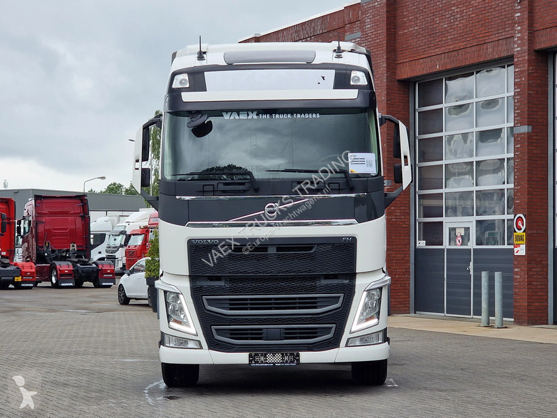 جرار Volvo 13460 Globetrotter 4x2 - Full...