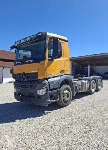 جرار Mercedes 2648