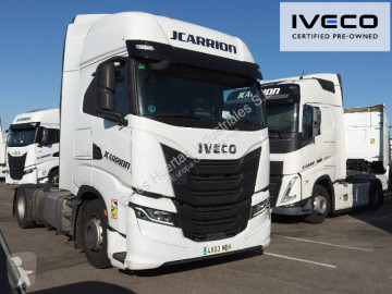 Влекач опасни товари / adr Iveco