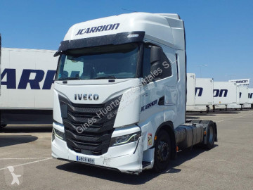 جرار منتجات خطرة / adr Iveco