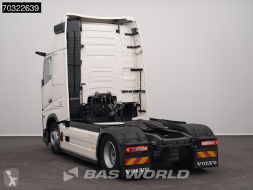 جرار Volvo