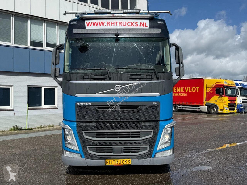 جرار Volvo 6X4 EURO 6