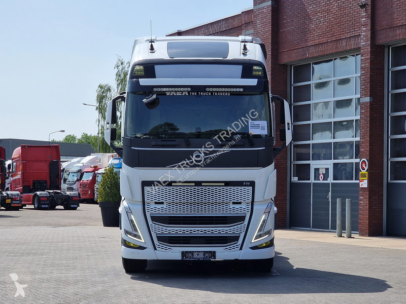 جرار Volvo 13500 Globetrotter XL 6x2 - Retarder...