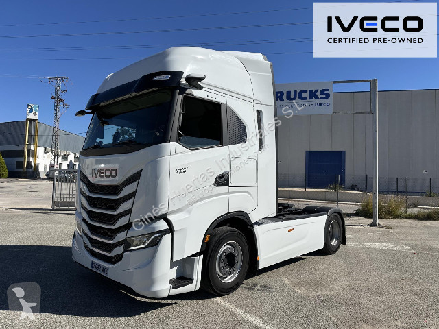 جرار Iveco AS 440 S 50 TP S-WAY