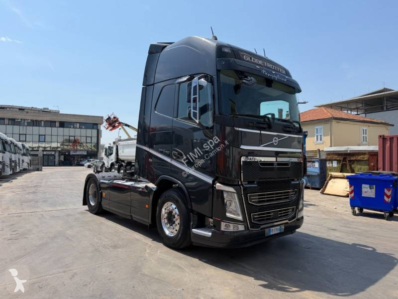 جرار Volvo