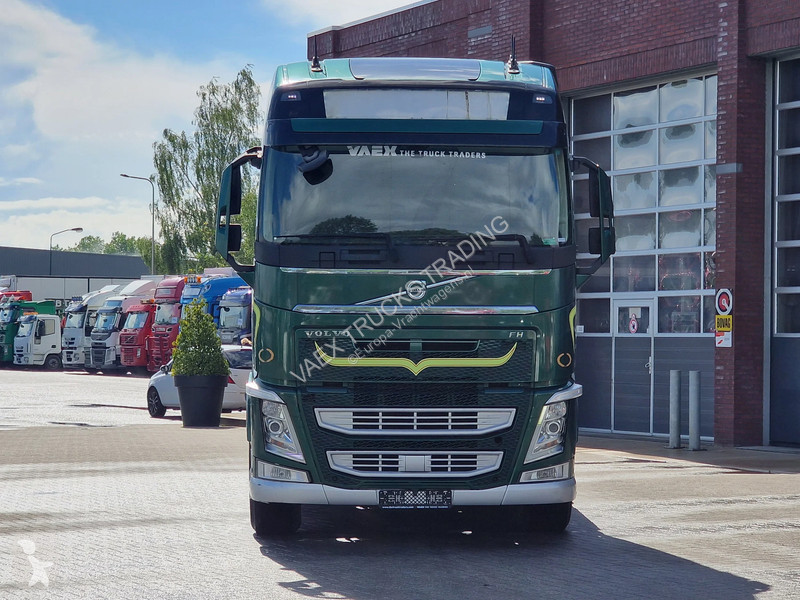 جرار Volvo 13460 Globetrotter 4x2 - ADR -...