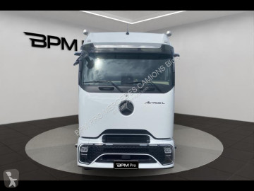 Traktor Mercedes