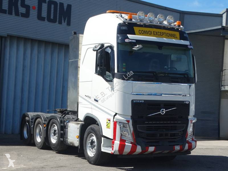 جرار Volvo