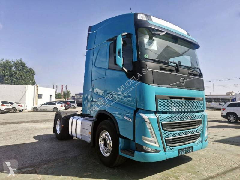 جرار Volvo
