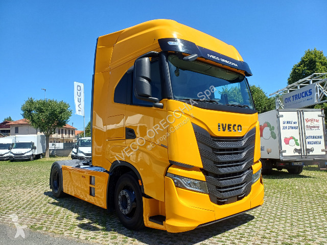 جرار Iveco S-WAY AS440S53T/P
