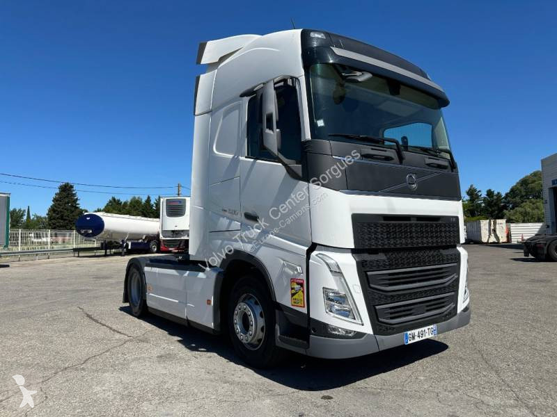جرار Volvo