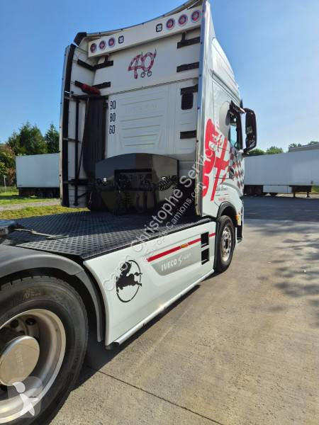 جرار Iveco