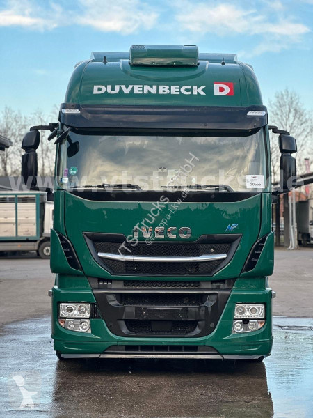 Iveco 460 NP 4x2 LNG tractor unit