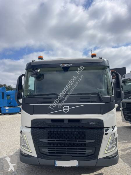 جرار Volvo