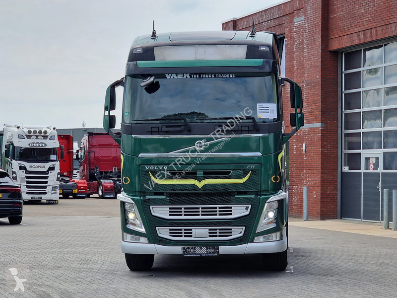 جرار Volvo 13460 Globetrotter 4x2 - ADR -...