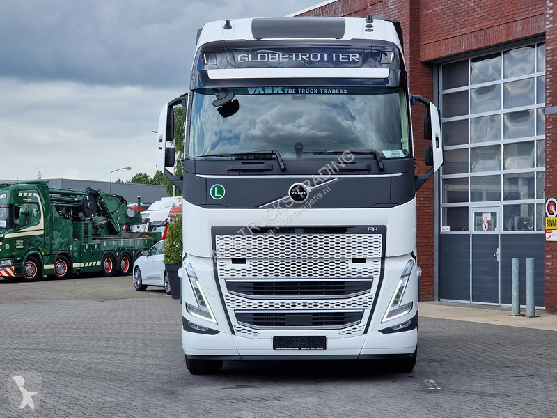 Traktor Volvo 13500 Globetrotter XL 4x2 - NEW -...