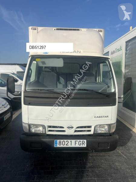 جرار Nissan CABSTAR 35.13 PARA HIELO