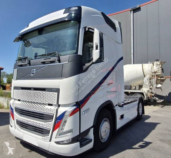 جرار Volvo