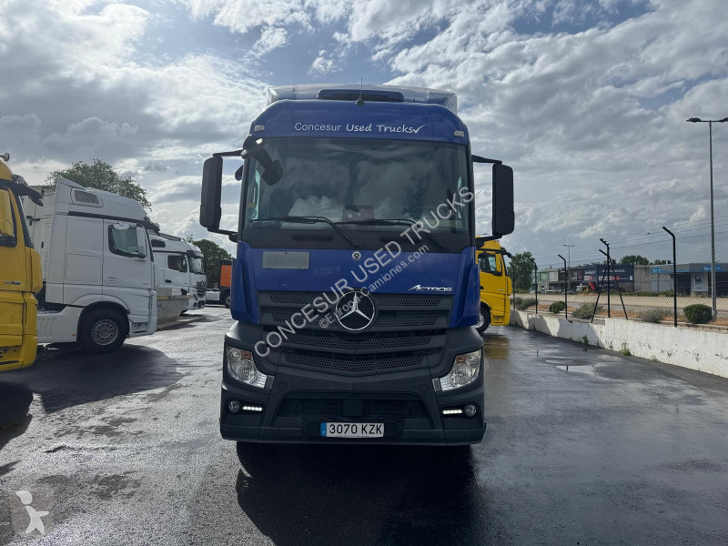 Cabeza tractora Mercedes  1845 LS