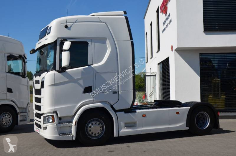 Влекач Scania