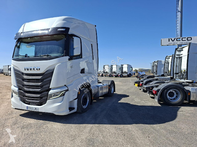 جرار Iveco Stralis AS440S49T/P