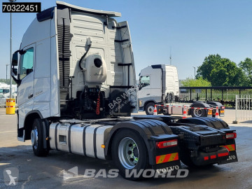 جرار Volvo