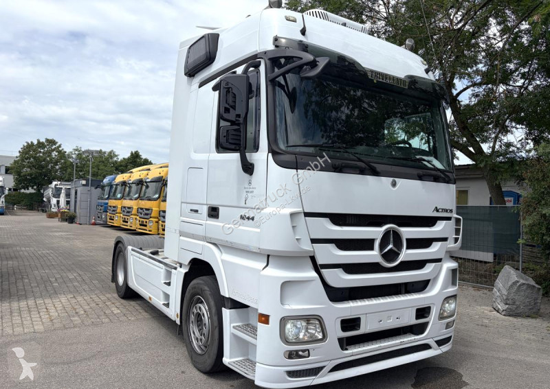 جرار Mercedes 1844 LS