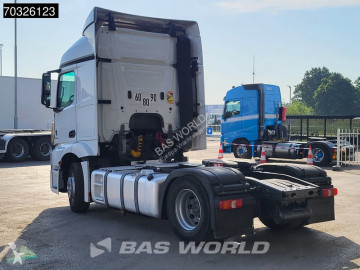 Cabeza tractora Mercedes