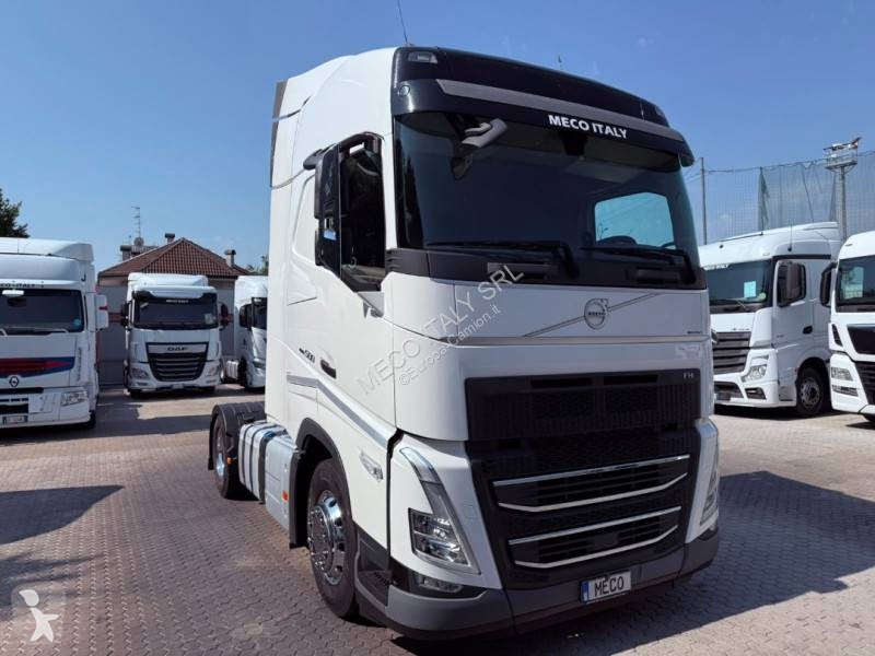 جرار Volvo