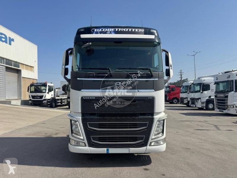 جرار Volvo