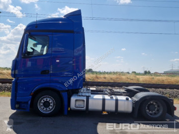 Traktor Mercedes