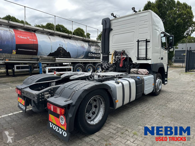 جرار Volvo - 388.765km - Volvo Dynamic Steering