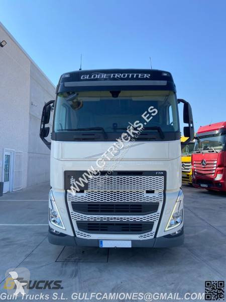 جرار Volvo