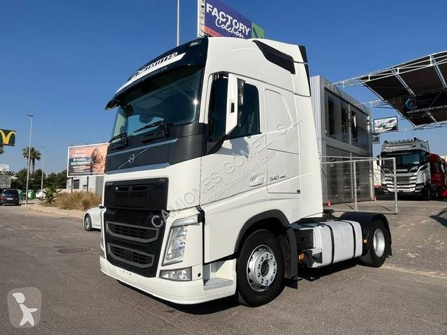 جرار Volvo