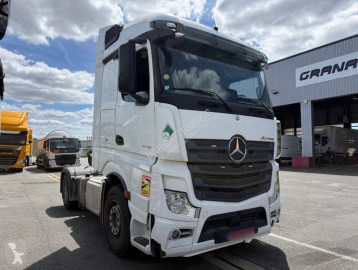 Tracteur Mercedes Actros 1845