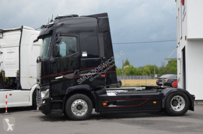 Tahač Renault