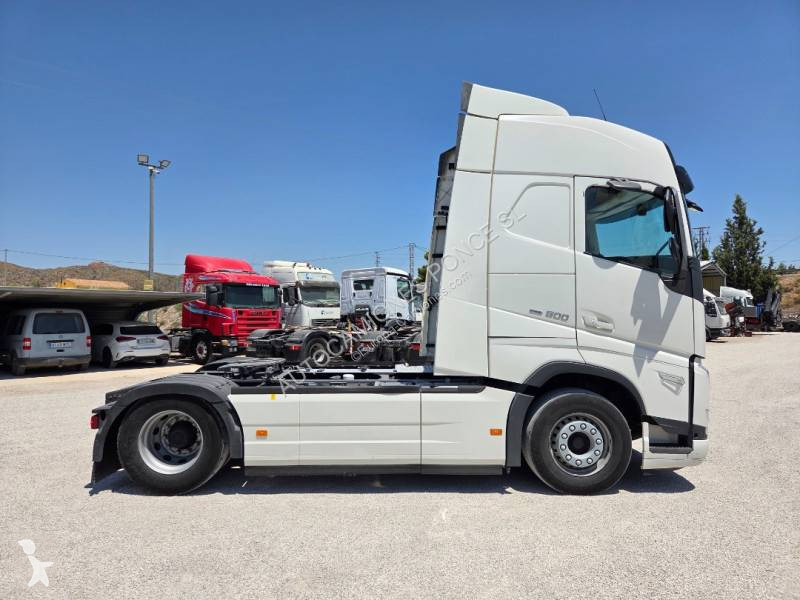 جرار Volvo