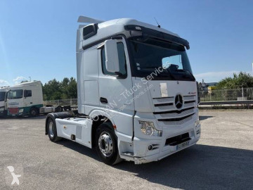Cabeza tractora Mercedes
