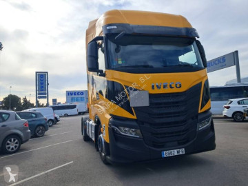 Влекач Iveco S-WAY 530