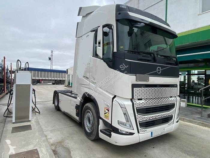 جرار Volvo
