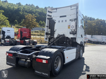 Влекач Renault T-High