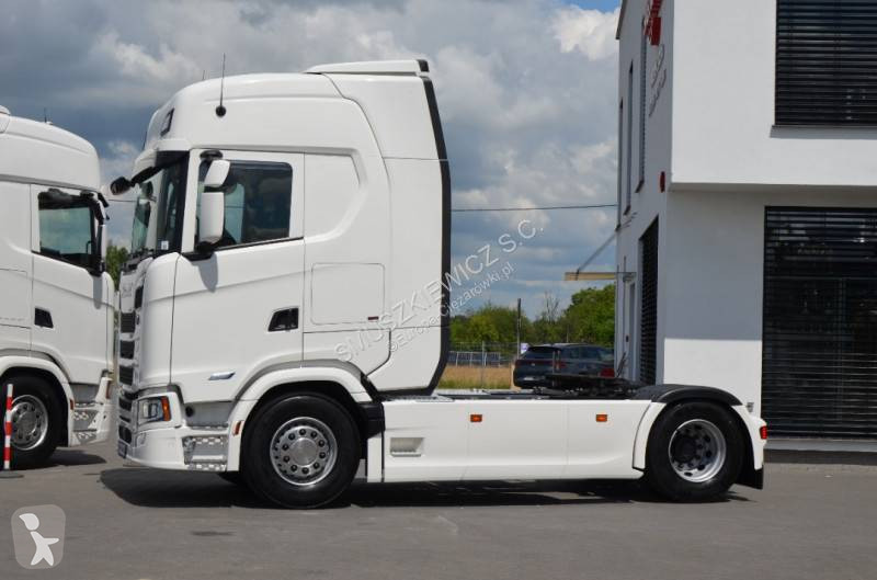 Влекач Scania