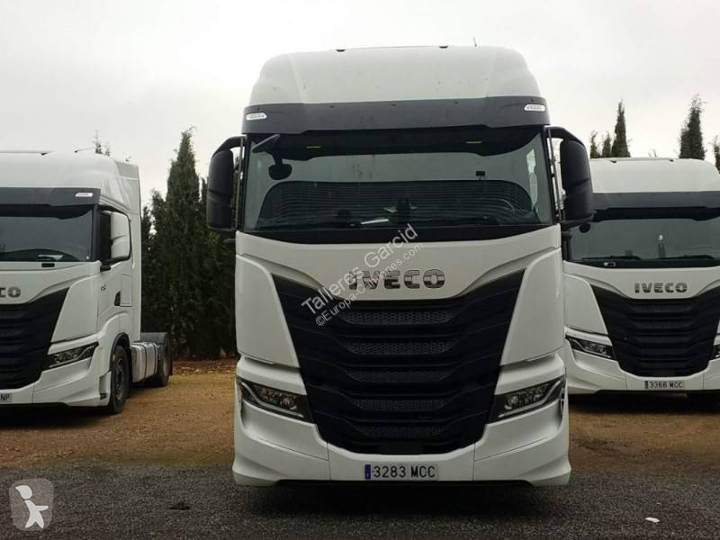Traktor Iveco