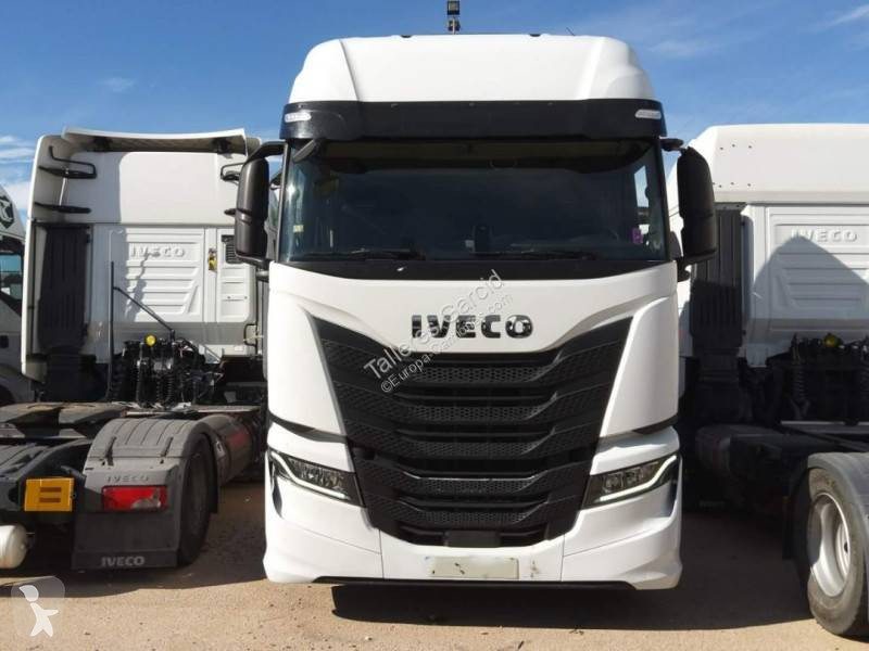 Ťahač Iveco