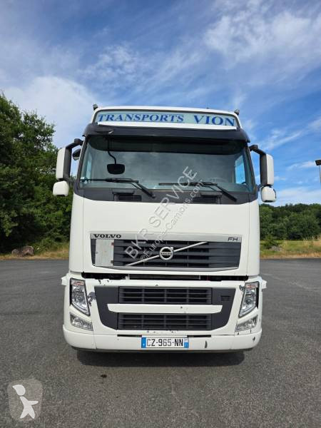 جرار Volvo